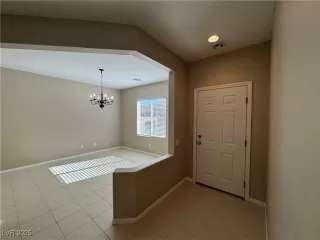 Photo #3: 2657092 Listing 