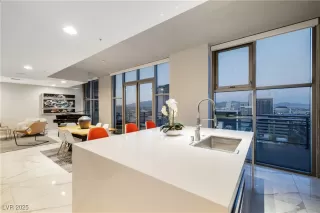 Photo #3: 2657097 Listing 