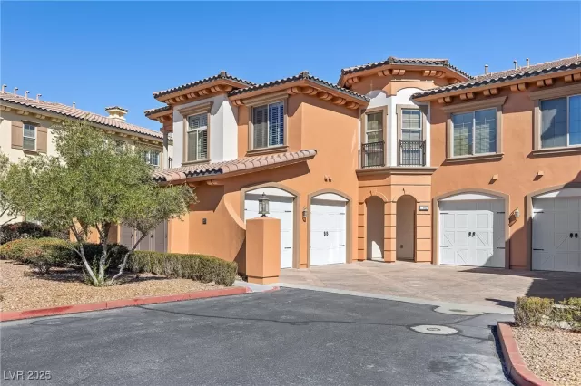 MLS: 2657107 Condo For Sale