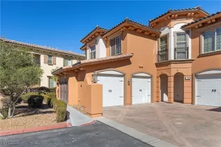 Photo #1: 2657107 Listing