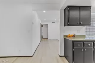 Photo #5: 2657140 Listing 