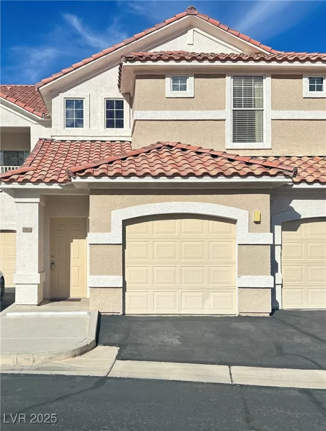 MLS: 2657206 Condo For Sale