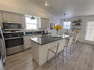 Photo #5: 2657235 Listing 