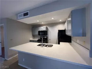 Photo #6: 2657296 Listing 