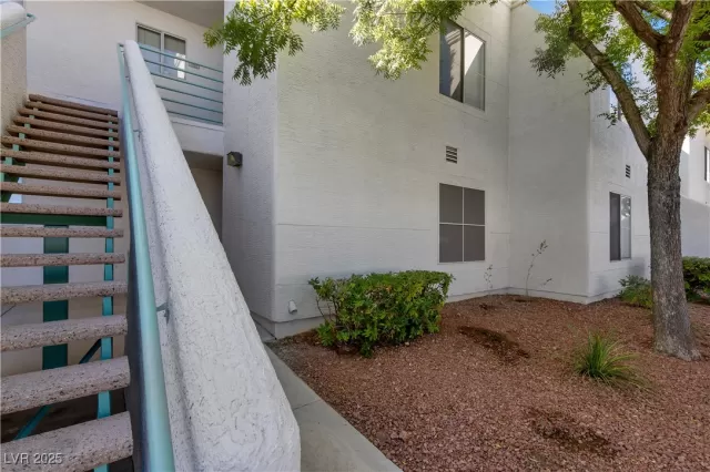 MLS: 2657351 Condo For Sale