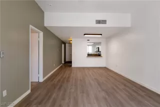 Photo #2: 2657351 Listing