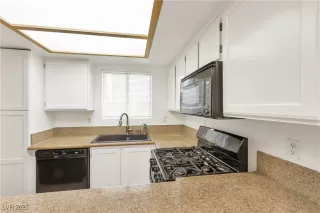 Photo #3: 2657351 Listing