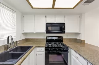 Photo #4: 2657351 Listing