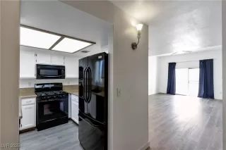 Photo #5: 2657351 Listing