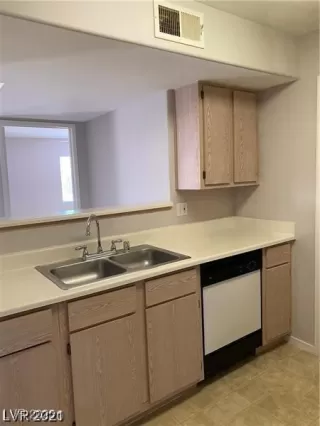 Photo #5: 2657380 Listing 