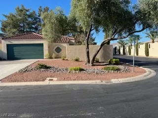 Photo #1: 2657410 Listing