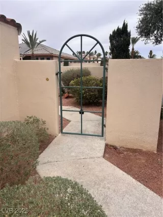 Photo #3: 2657410 Listing