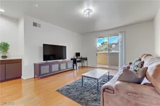 Photo #2: 2657412 Listing