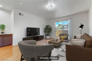 Photo #3: 2657412 Listing