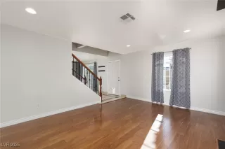 Photo #5: 2657414 Listing