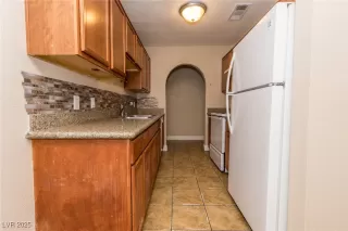 Photo #4: 2657430 Listing 