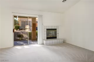 Photo #4: 2657441 Listing