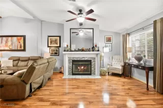 Photo #4: 2657503 Listing