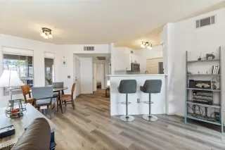 Photo #3: 2657507 Listing 