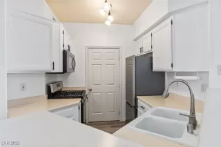 Photo #6: 2657507 Listing 