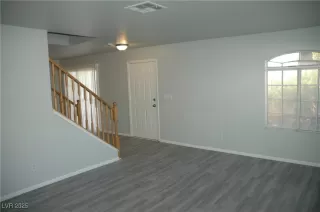 Photo #3: 2657569 Listing