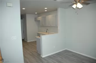 Photo #5: 2657569 Listing