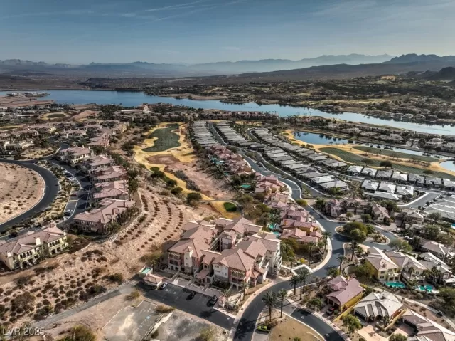 MLS: 2657574 Condo For Sale