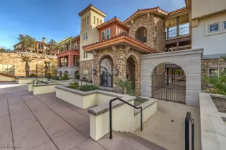 Photo #1: 2657574 Listing 