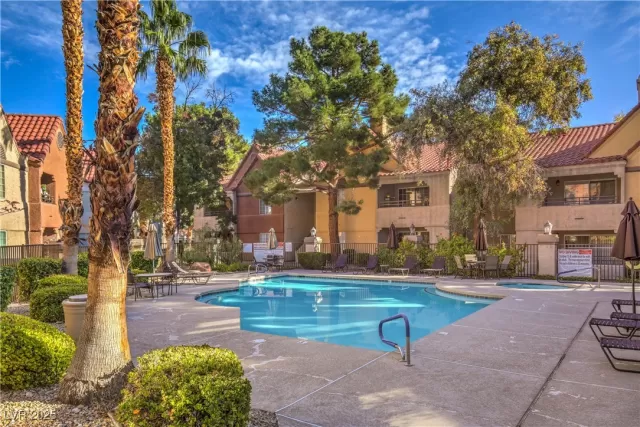 MLS: 2657583 Condo For Sale