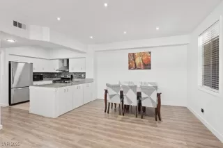 Photo #6: 2657585 Listing