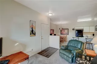 Photo #5: 2657620 Listing