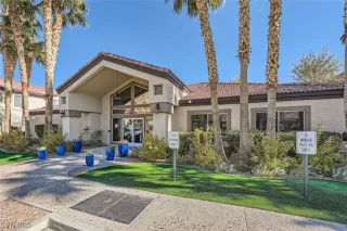 Photo #1: 2657627 Listing 