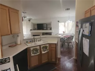 Photo #5: 2657630 Listing