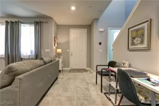 Photo #2: 2657657 Listing