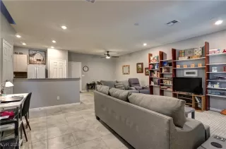 Photo #4: 2657657 Listing