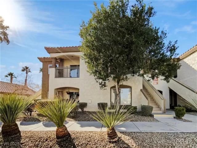 MLS: 2657677 Condo For Sale