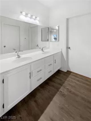 Photo #6: 2657677 Listing