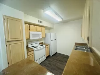 Photo #2: 2657779 Listing 