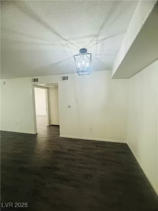 Photo #5: 2657779 Listing 