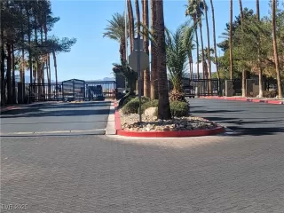 Photo #1: 2657802 Listing 