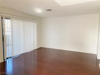 Photo #2: 2657803 Listing 