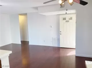 Photo #3: 2657803 Listing 