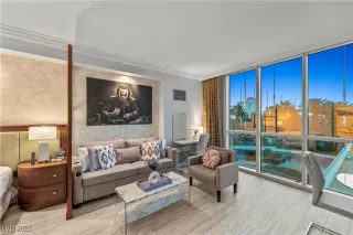 Photo #5: 2657809 Listing