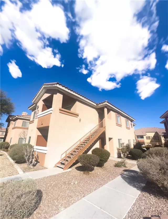MLS: 2657821 Condo For Sale