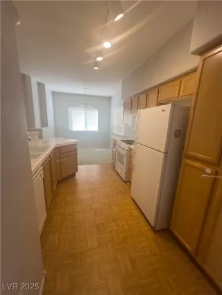 Photo #5: 2657821 Listing 
