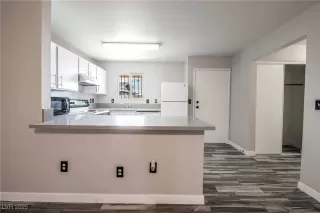 Photo #6: 2657880 Listing