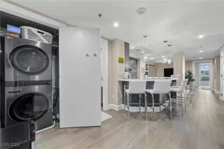 Photo #3: 2657891 Listing