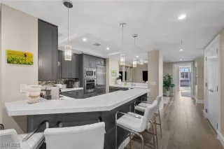 Photo #5: 2657891 Listing