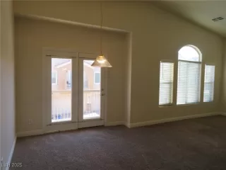 Photo #5: 2657913 Listing 