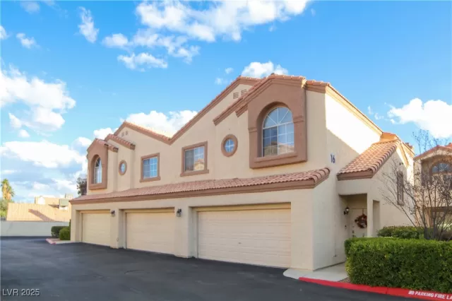 MLS: 2657959 Condo For Sale